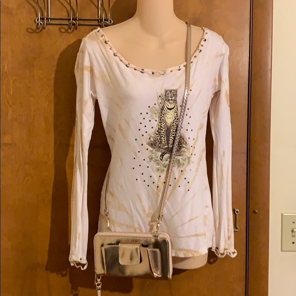 SHINY GOLD CROSSBODY OR WRISTLET!!  NWOT - Picture 2 of 7